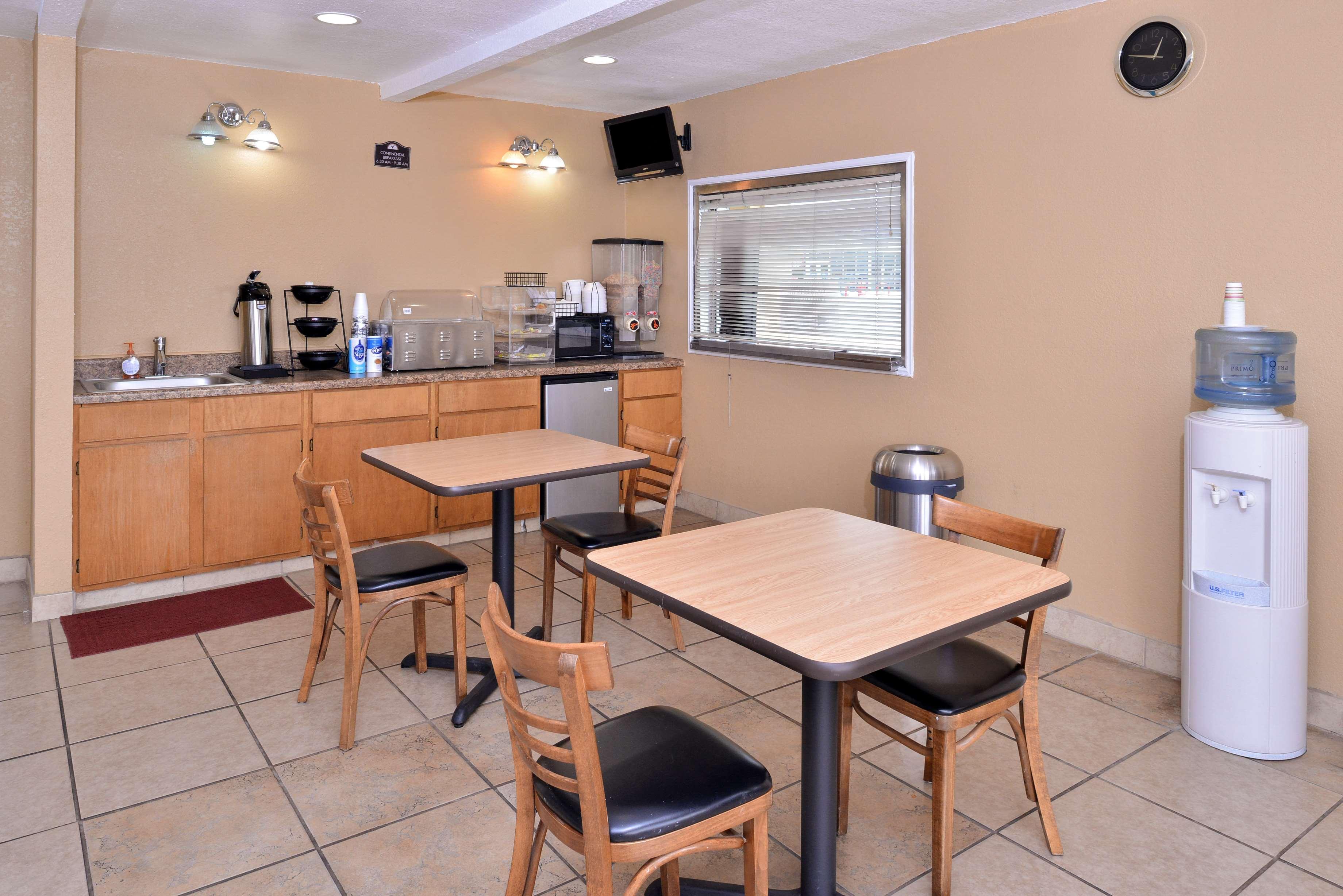 Americas Best Value Inn Schulenburg Extérieur photo