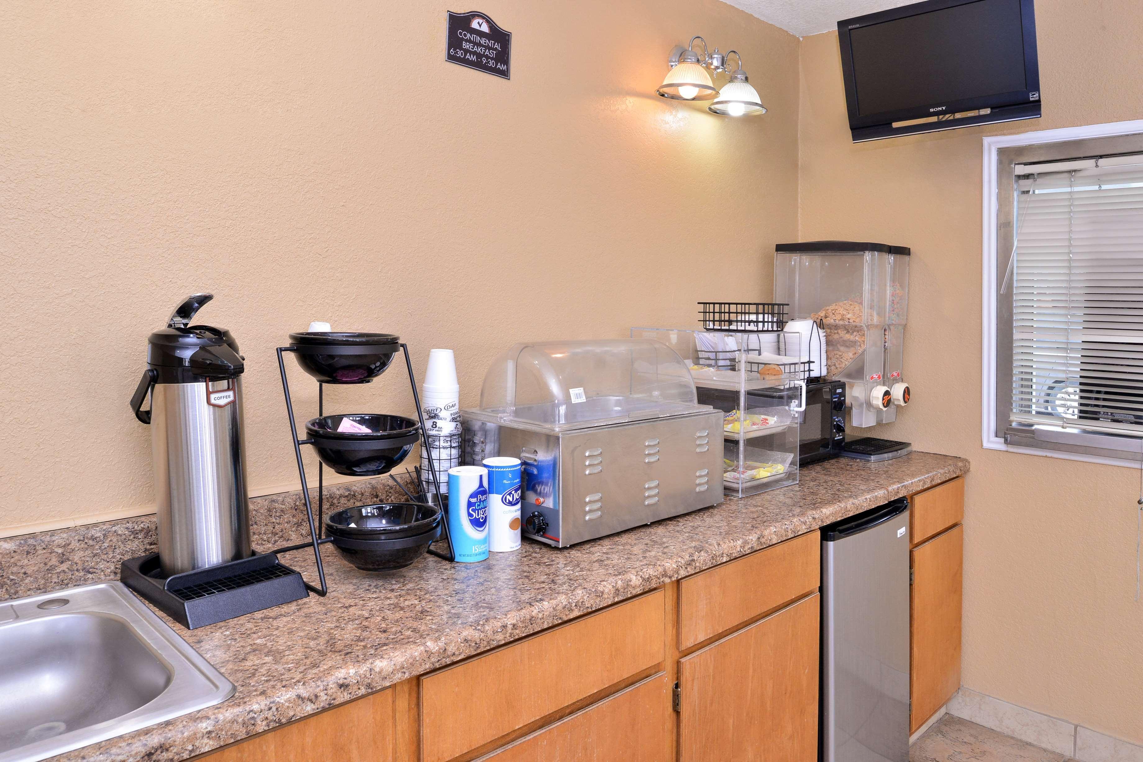 Americas Best Value Inn Schulenburg Extérieur photo